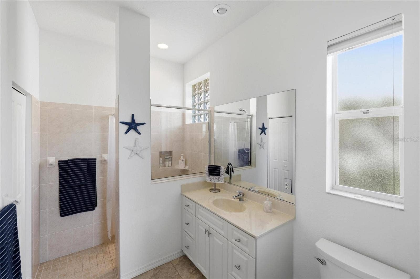 687 LAKESCENE DRIVE, Venice, FL 34293 Primary en suite with walk-in shower