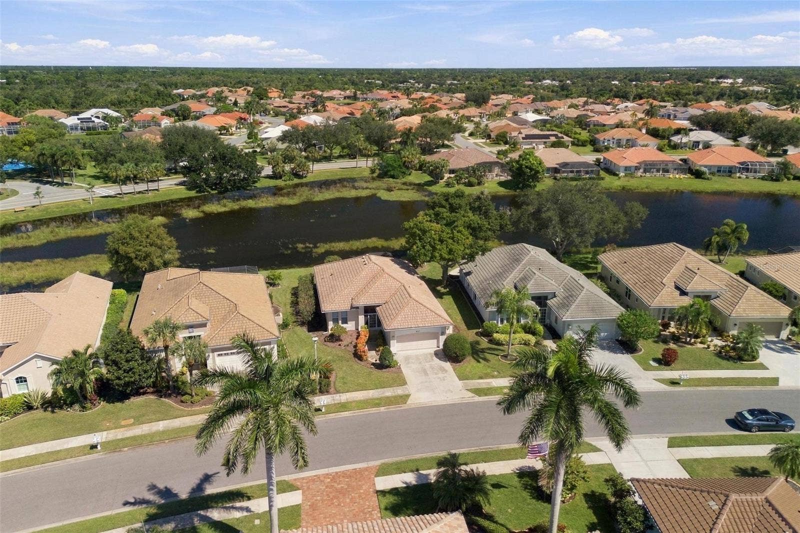 687 LAKESCENE DRIVE, Venice, FL 34293 687 LAKESCENE DRIVE, Venice, FL 34293