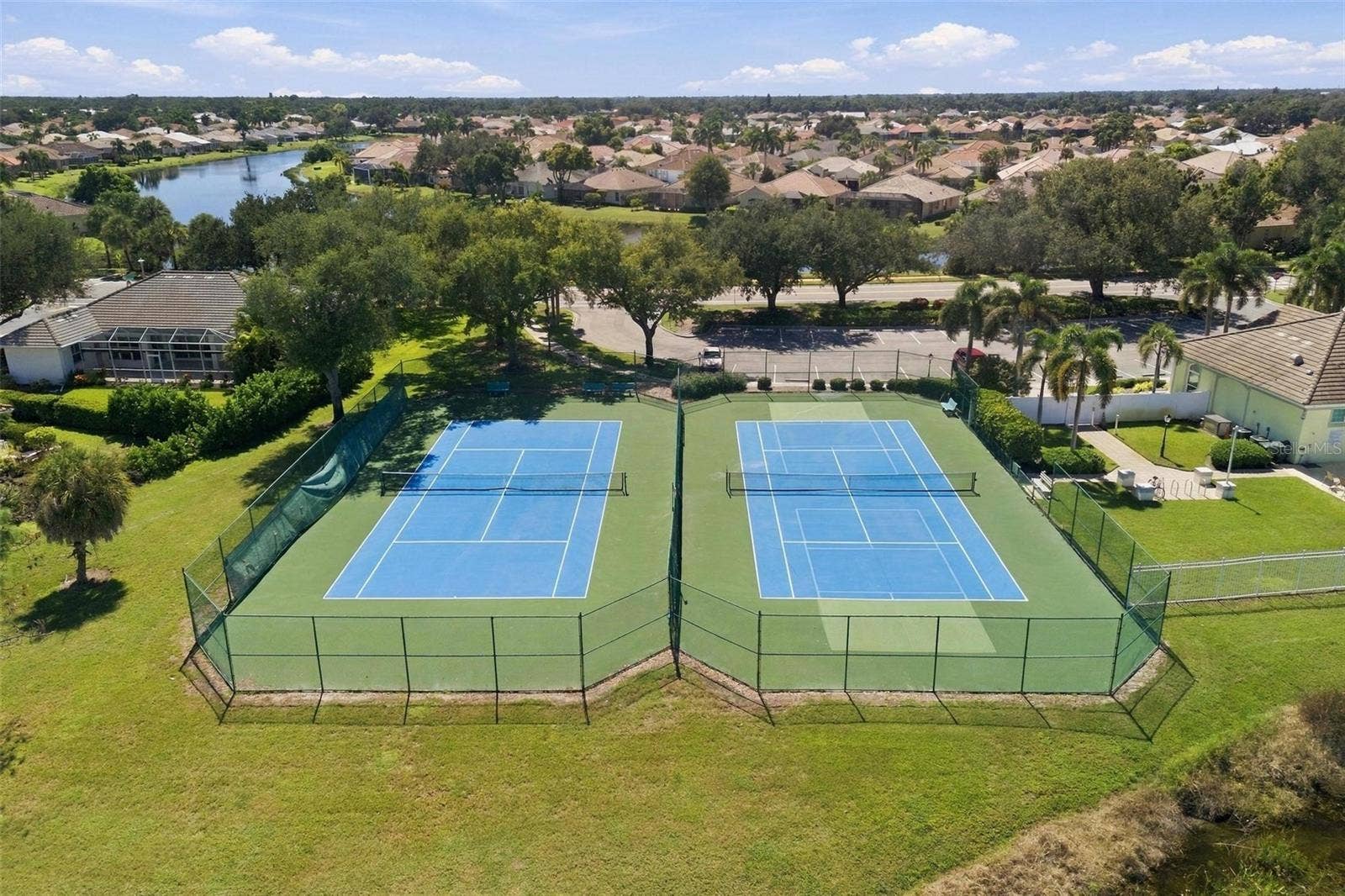 687 LAKESCENE DRIVE, Venice, FL 34293 687 LAKESCENE DRIVE, Venice, FL 34293
