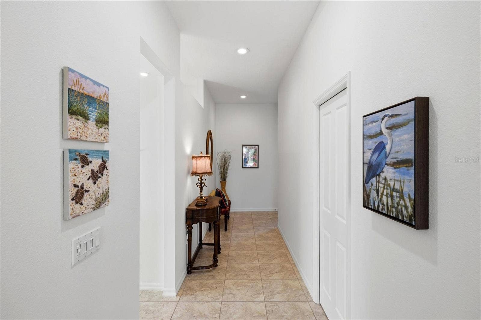 687 LAKESCENE DRIVE, Venice, FL 34293 Front entry hallway