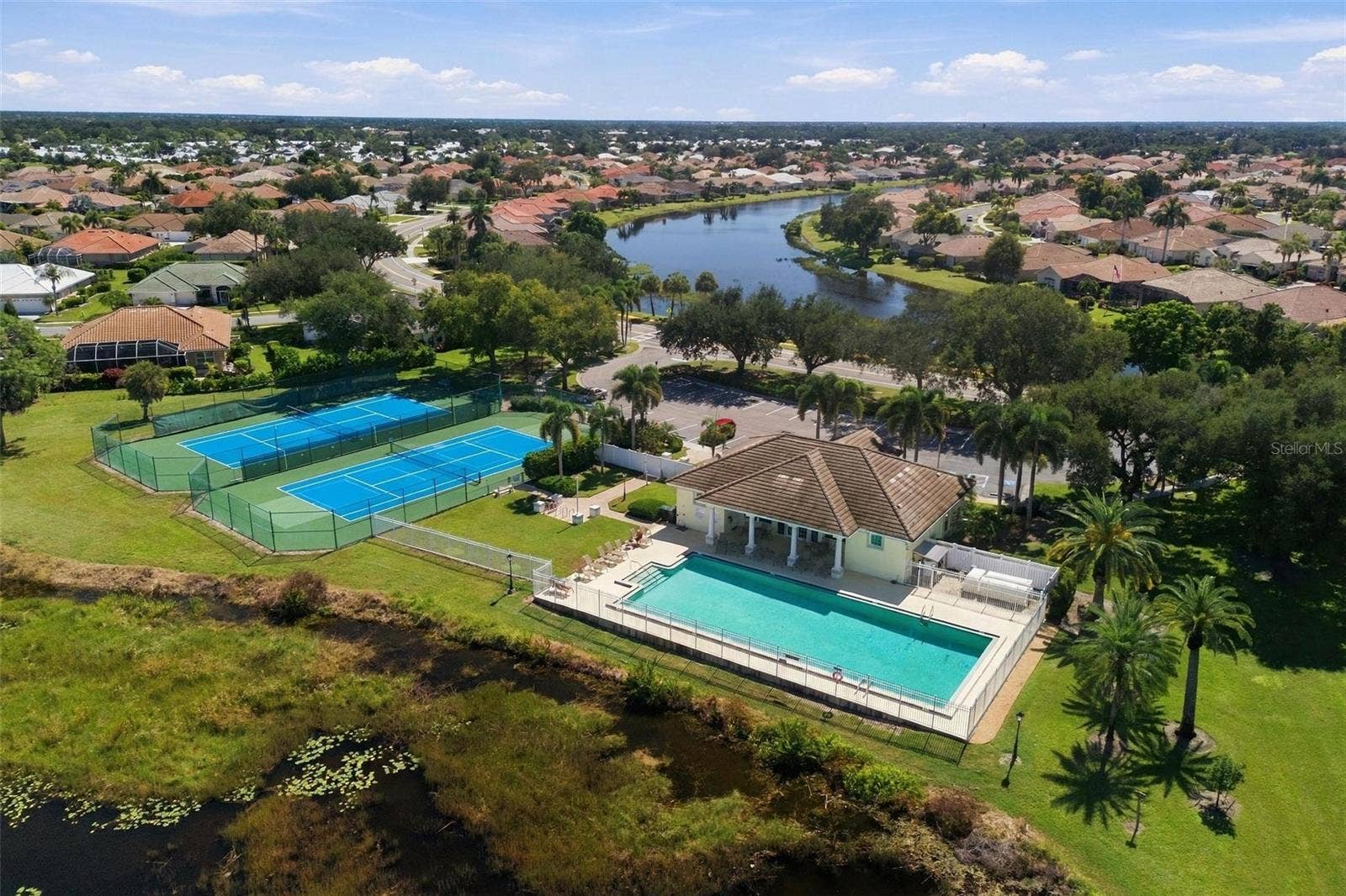 687 LAKESCENE DRIVE, Venice, FL 34293 Lakes of Jacaranda Amenities Center