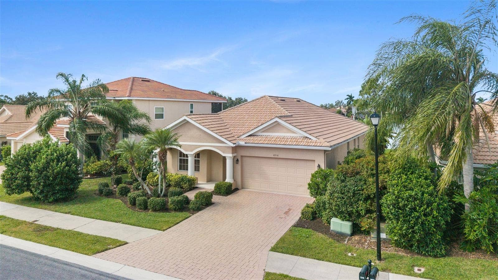 2216 WEAVER BIRD LANE, Venice, FL 34292 Lamp post nearby for safety