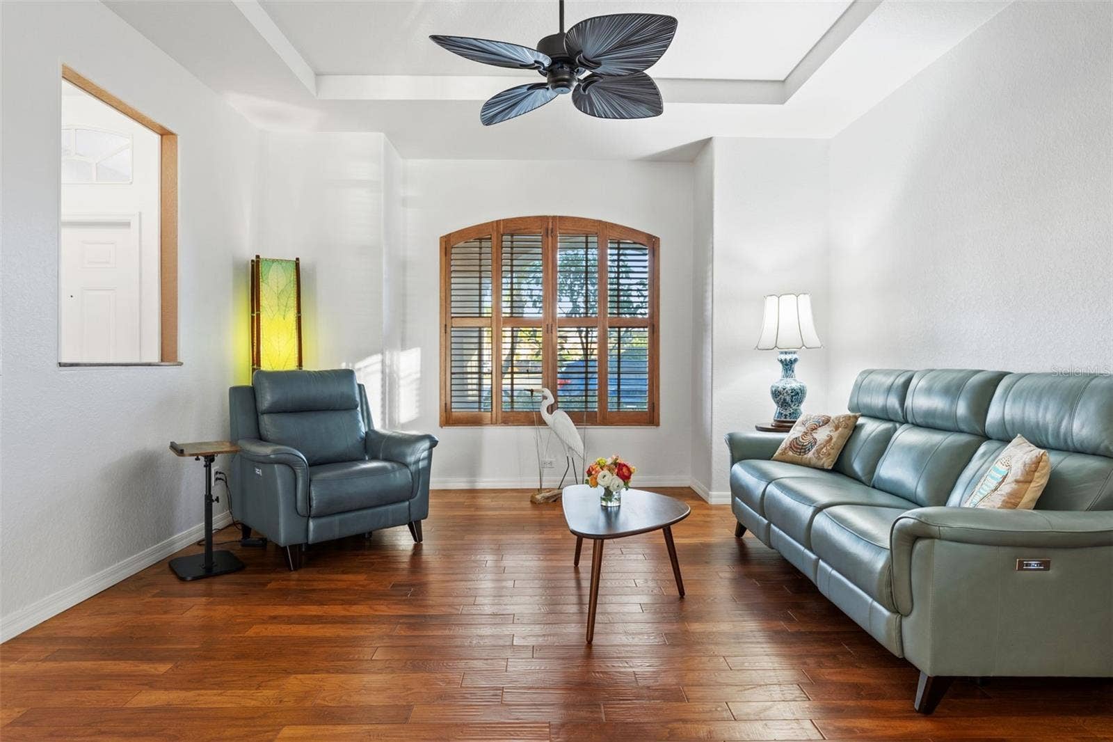 2216 WEAVER BIRD LANE, Venice, FL 34292 The Plantation Shutters complement the beautiful engineered hardward