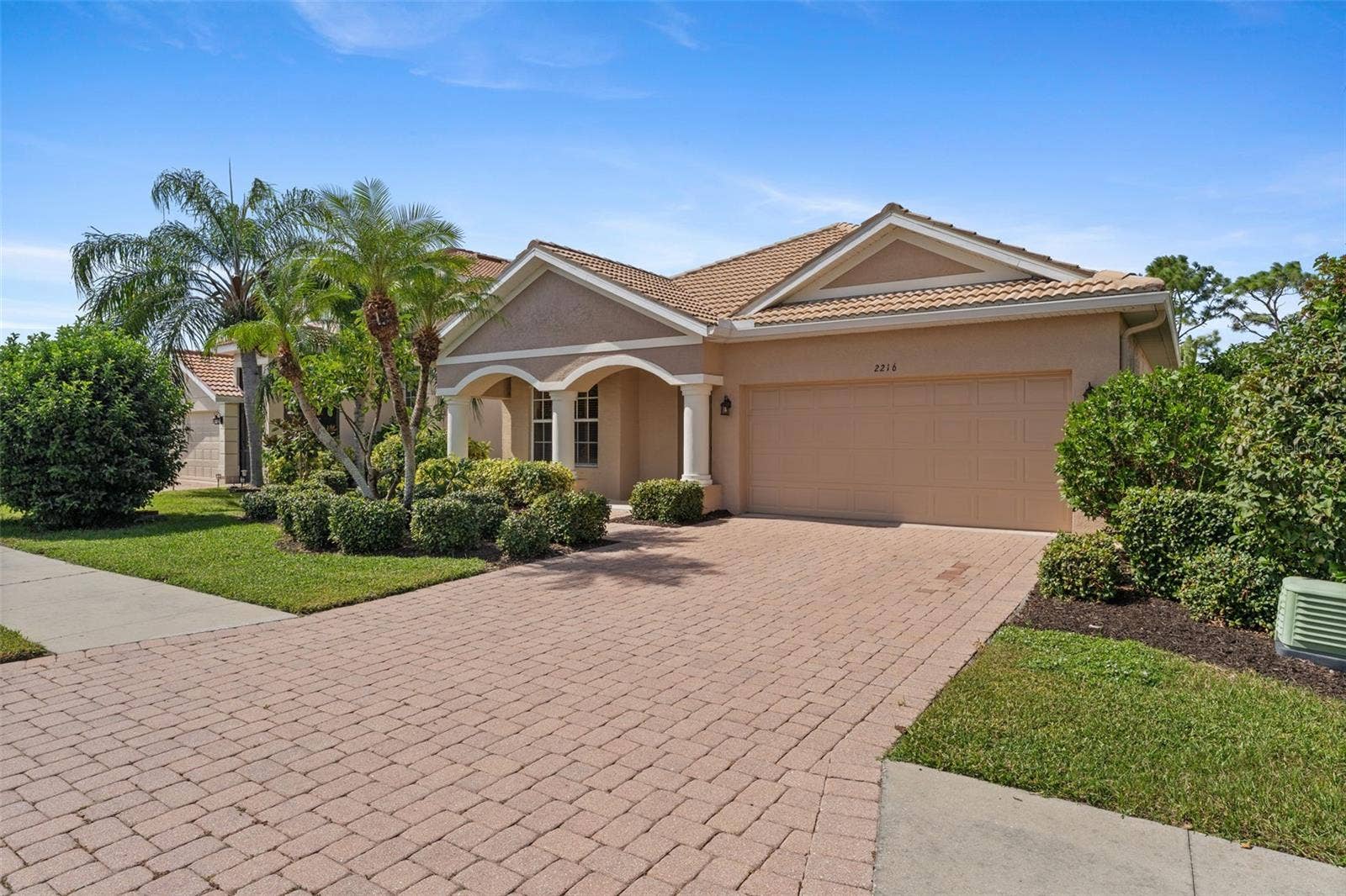 2216 WEAVER BIRD LANE, Venice, FL 34292 Mature trimmed landscaping