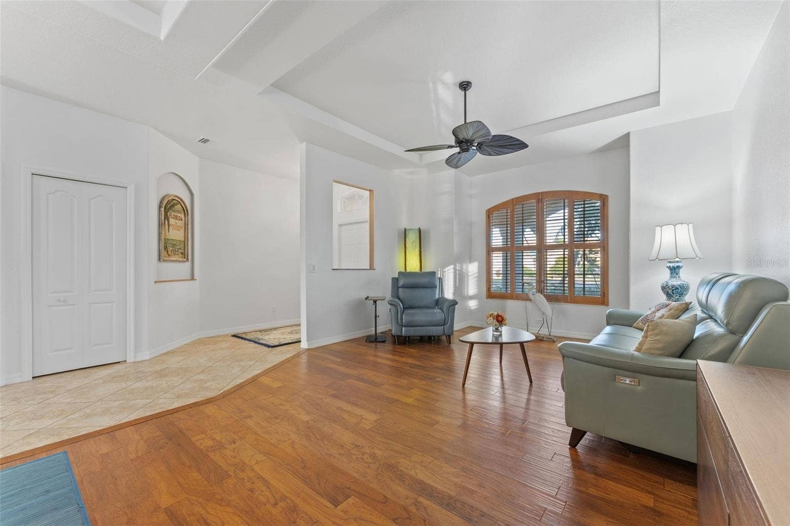 2216 WEAVER BIRD LANE, Venice, FL 34292 Tray ceiling in Living Room & Architectural Wall Niche in Hallway