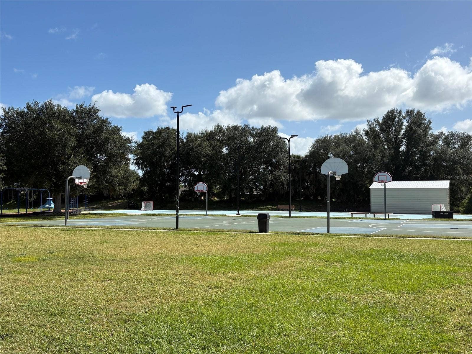 2216 WEAVER BIRD LANE, Venice, FL 34292 Basketball courts