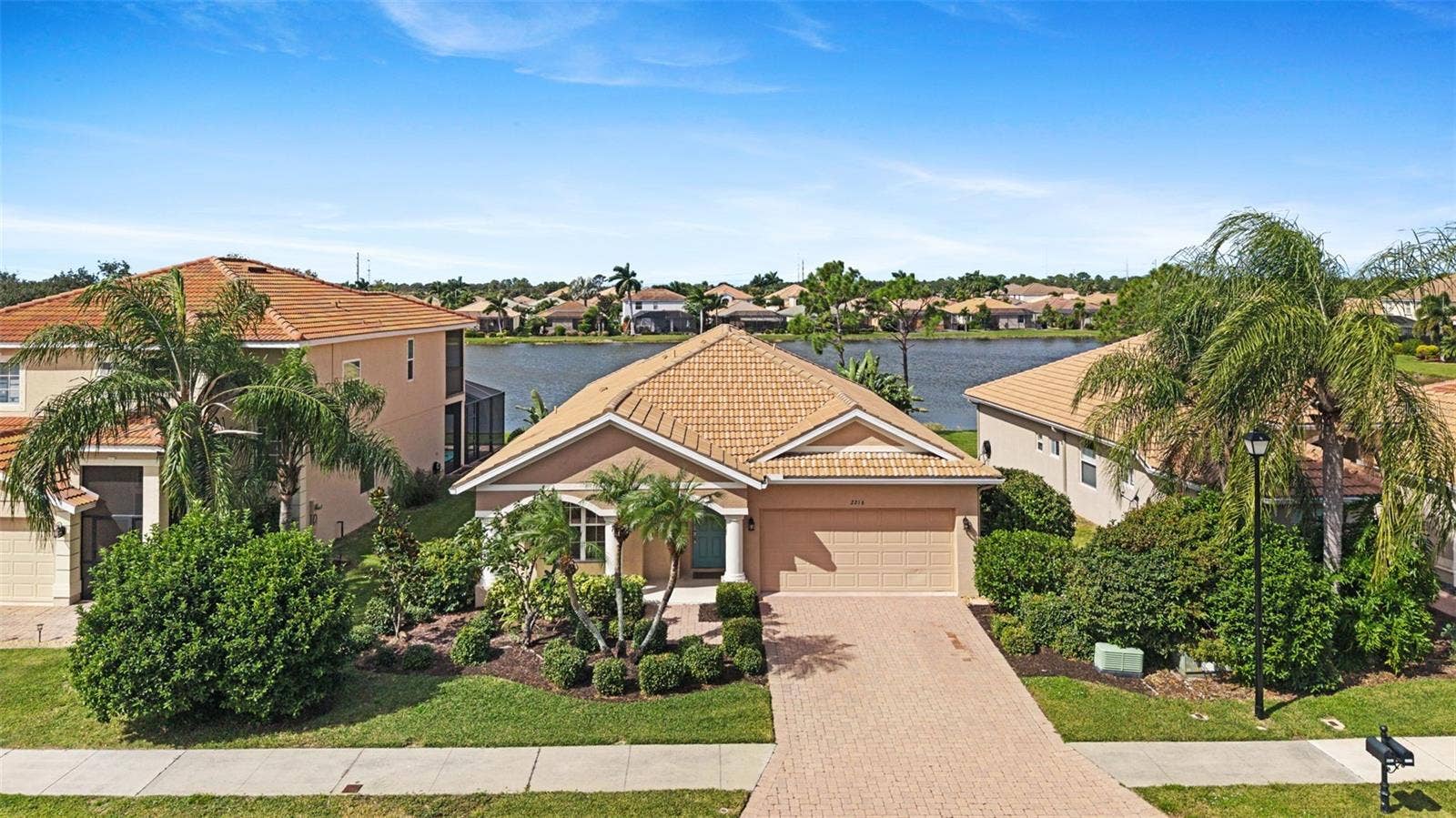 2216 WEAVER BIRD LANE, Venice, FL 34292 Large lake behind the home