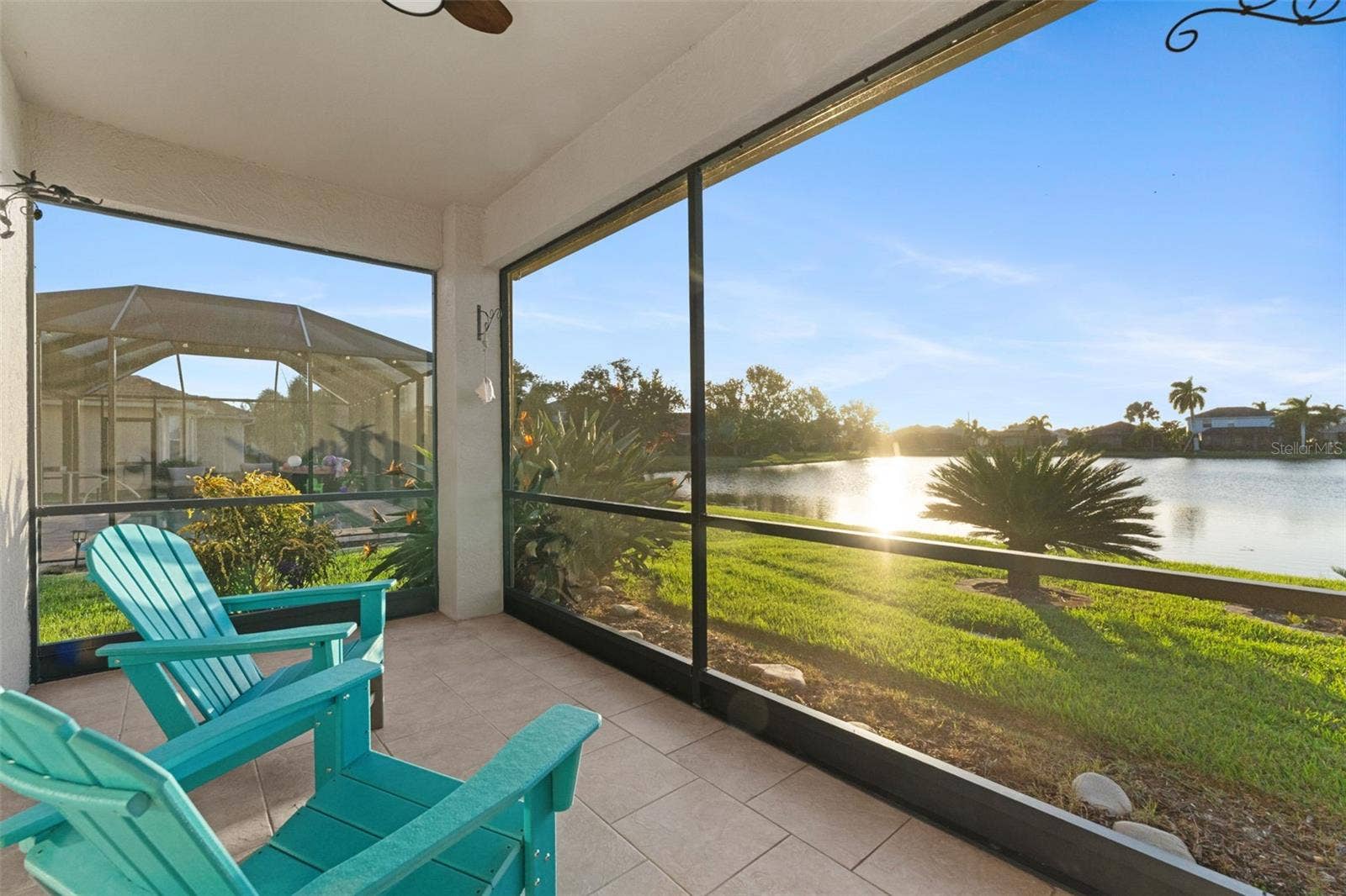 2216 WEAVER BIRD LANE, Venice, FL 34292 As evening approaches...