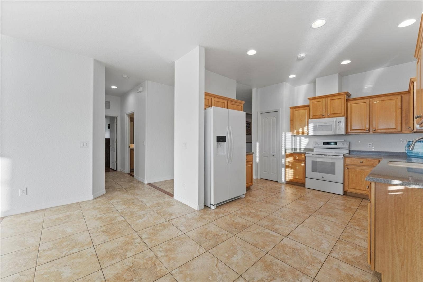 2216 WEAVER BIRD LANE, Venice, FL 34292 Kitchen has room for an Island if so desired