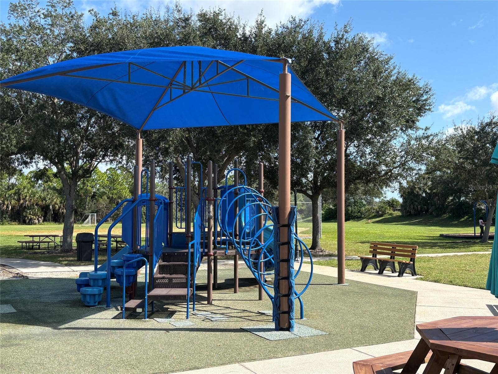 2216 WEAVER BIRD LANE, Venice, FL 34292 Covered children's play equipment