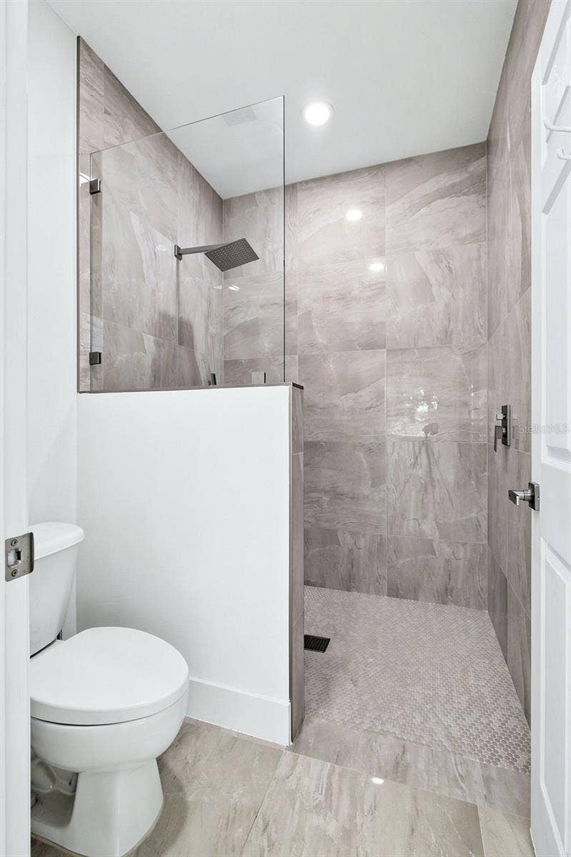 4316 CALLISTA LANE, Sarasota, FL 34243 4316 CALLISTA LANE, Sarasota, FL 34243