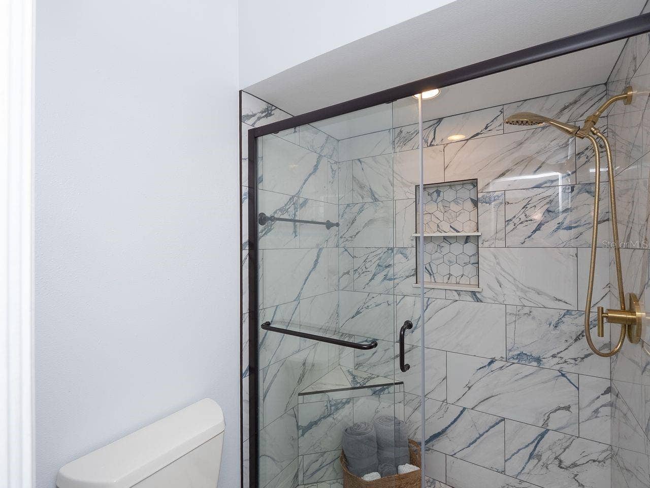 71 CAYMAN ISLES BOULEVARD, Englewood, FL 34223 primary shower
