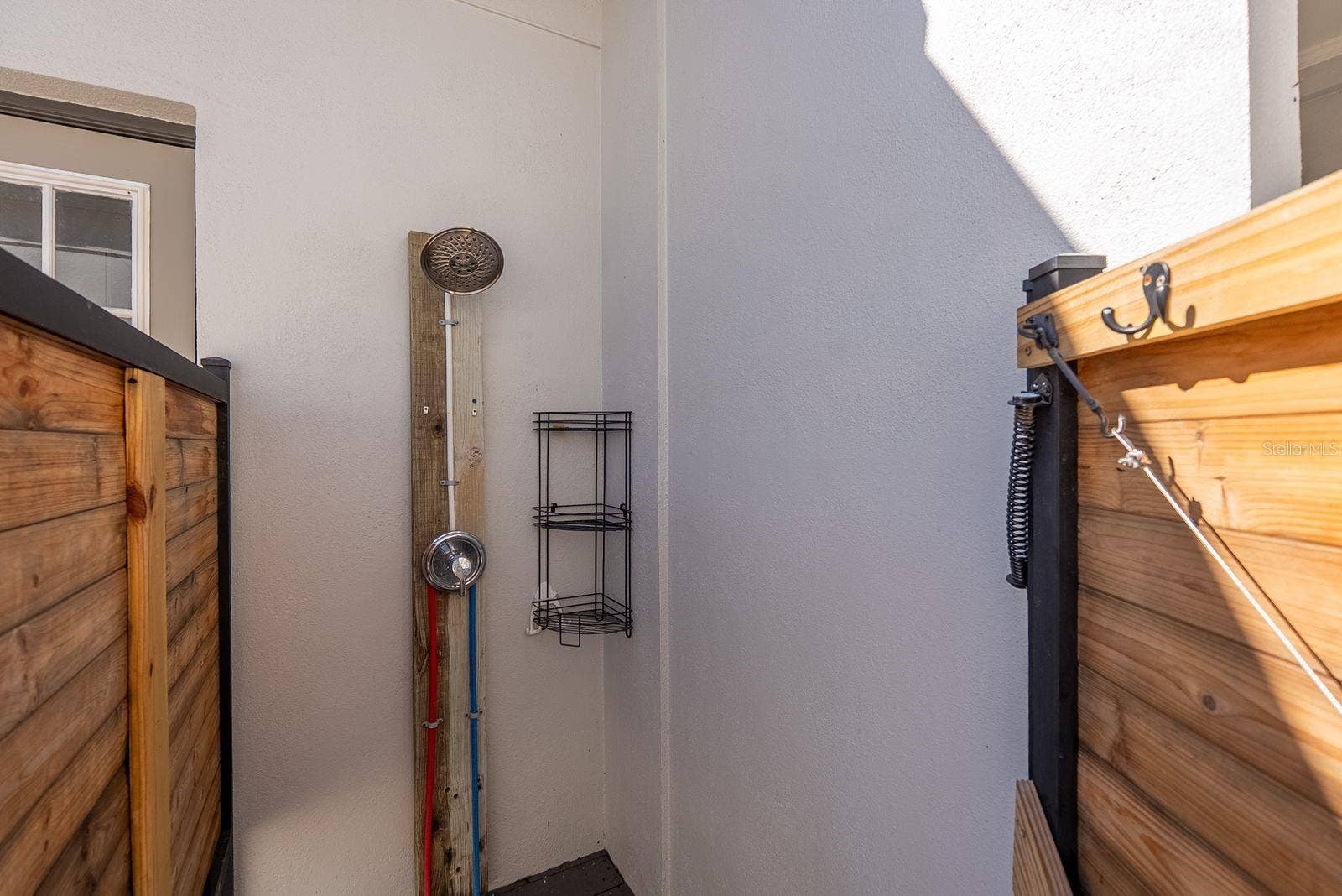 71 CAYMAN ISLES BOULEVARD, Englewood, FL 34223 hot and cold water in outside shower