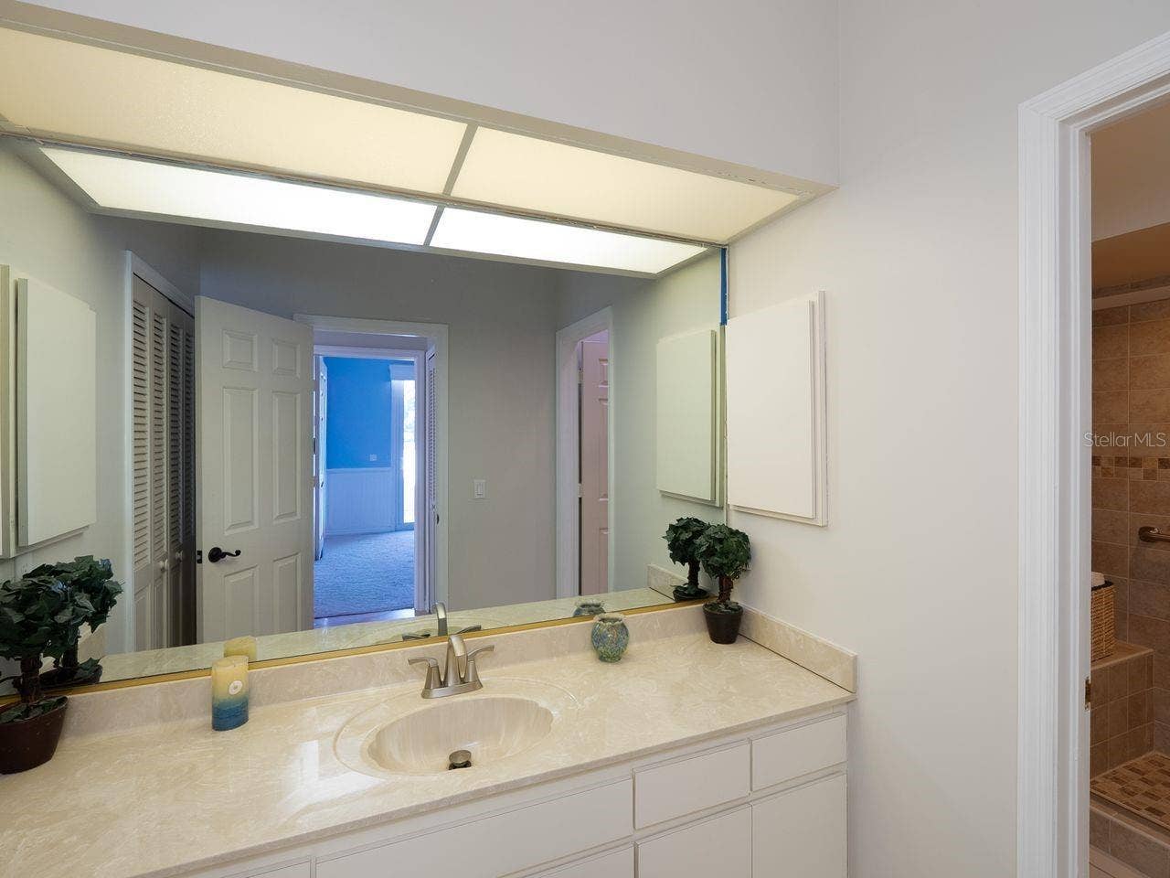 71 CAYMAN ISLES BOULEVARD, Englewood, FL 34223 guest bathroom