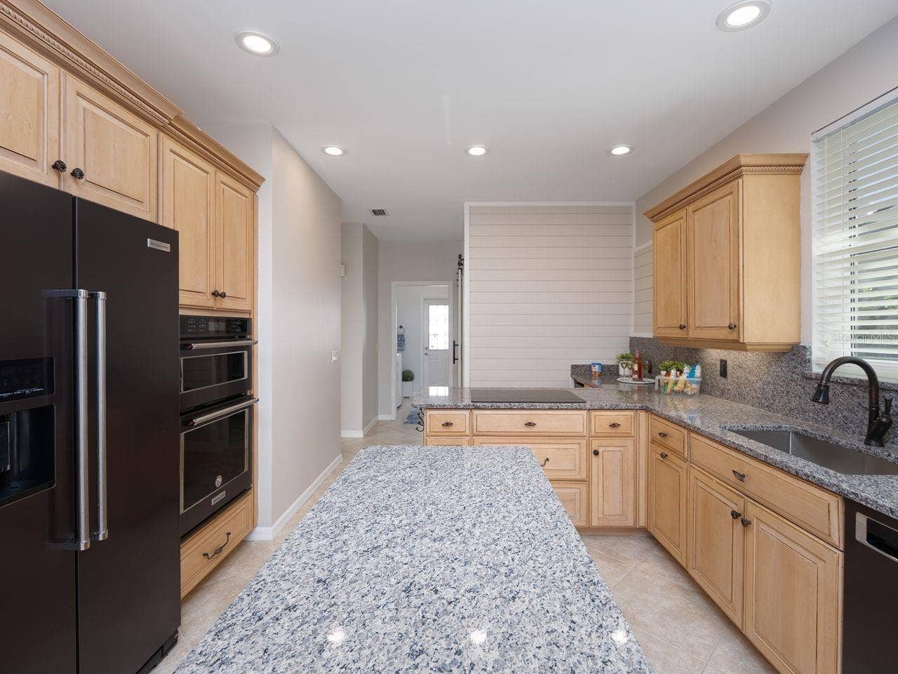 71 CAYMAN ISLES BOULEVARD, Englewood, FL 34223 Kitchen with Island