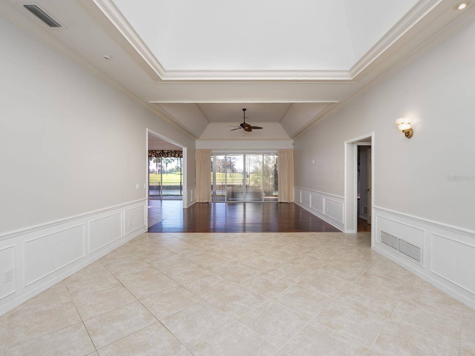 71 CAYMAN ISLES BOULEVARD, Englewood, FL 34223 Living room - Dining combo