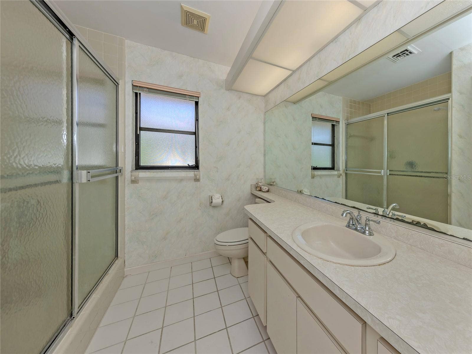 2nd bathroom