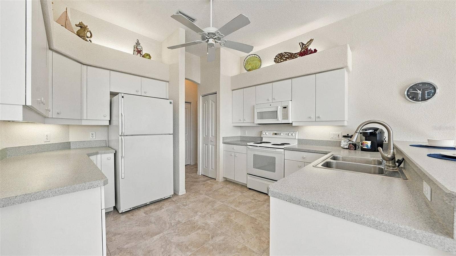 12 MEDALIST COURT, Rotonda West, FL 33947 miles of counter space