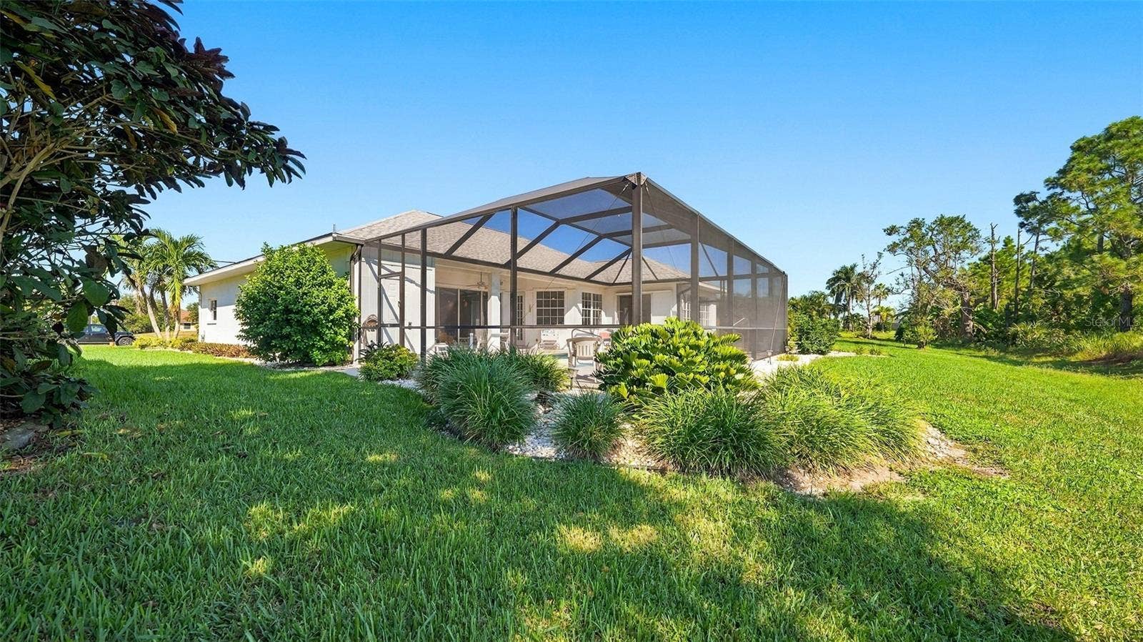 12 MEDALIST COURT, Rotonda West, FL 33947 simple landscaping