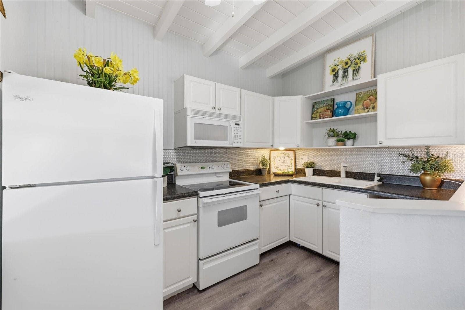 102 RIVER BOULEVARD N, Nokomis, FL 34275 102 RIVER BOULEVARD N, Nokomis, FL 34275