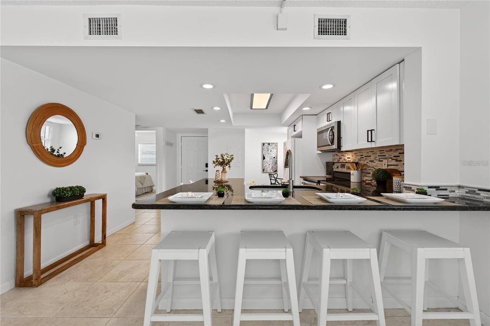 5031 N BEACH ROAD, #118, Englewood, FL 34223 Breakfast Bar with Seating for Four