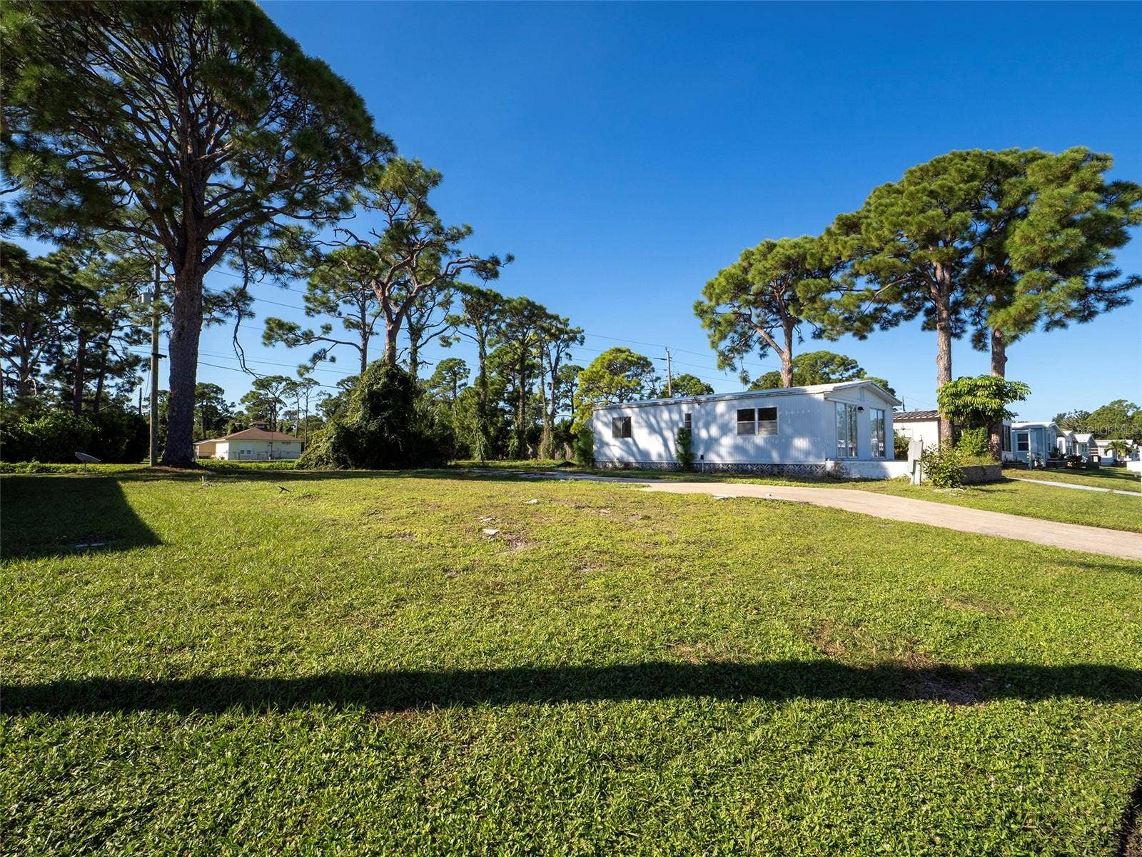 181 S FIJI CIRCLE, Englewood, FL 34223