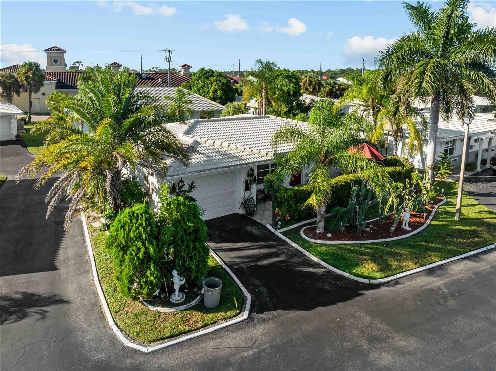 8551 PICKWICK ROAD, North Port, FL 34287 8551 PICKWICK ROAD, North Port, FL 34287