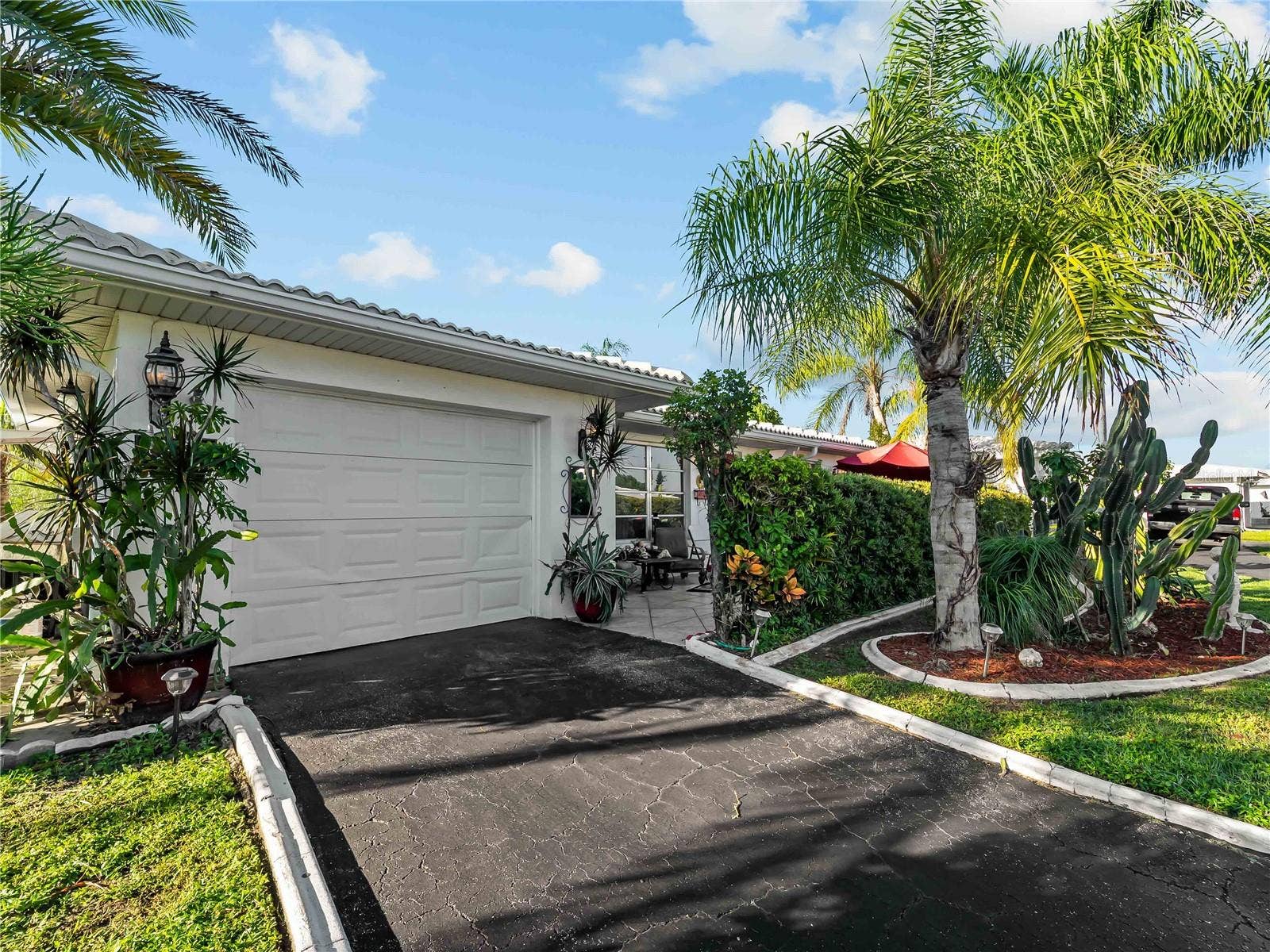 8551 PICKWICK ROAD, North Port, FL 34287 8551 PICKWICK ROAD, North Port, FL 34287