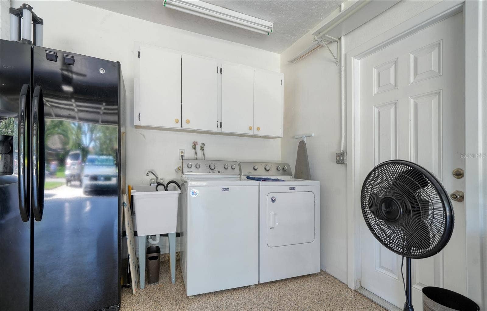 2304 50TH STREET W, Bradenton, FL 34209 Laundry in Garage