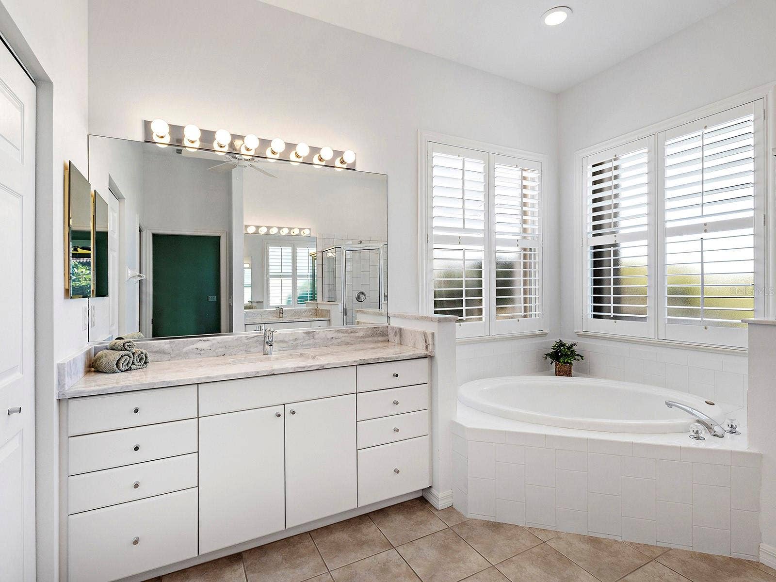 202 RIO TERRA, Venice, FL 34285 202 RIO TERRA, Venice, FL 34285