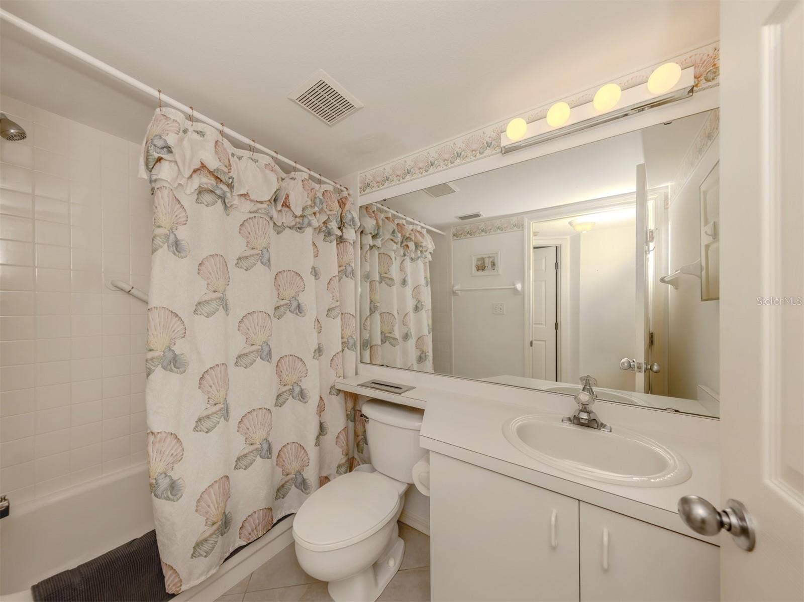 801 WATERSIDE DRIVE, #102, Venice, FL 34285 801 WATERSIDE DRIVE, #102, Venice, FL 34285