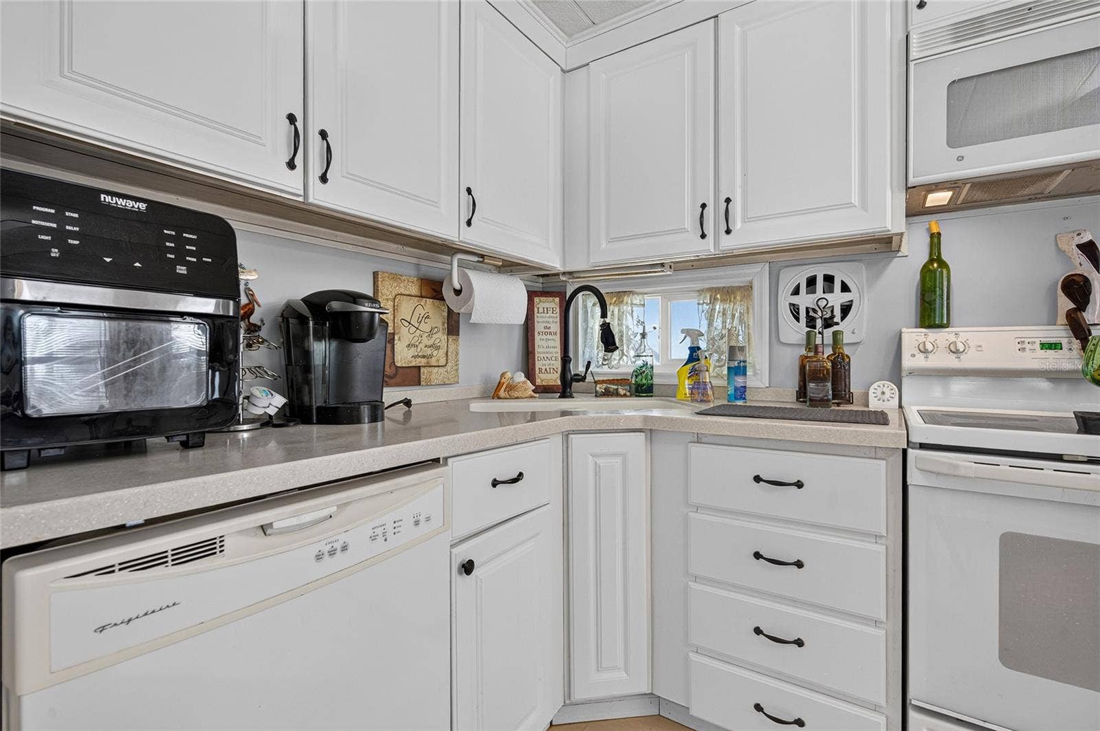213 MANTUA DRIVE, Venice, FL 34285 213 MANTUA DRIVE, Venice, FL 34285