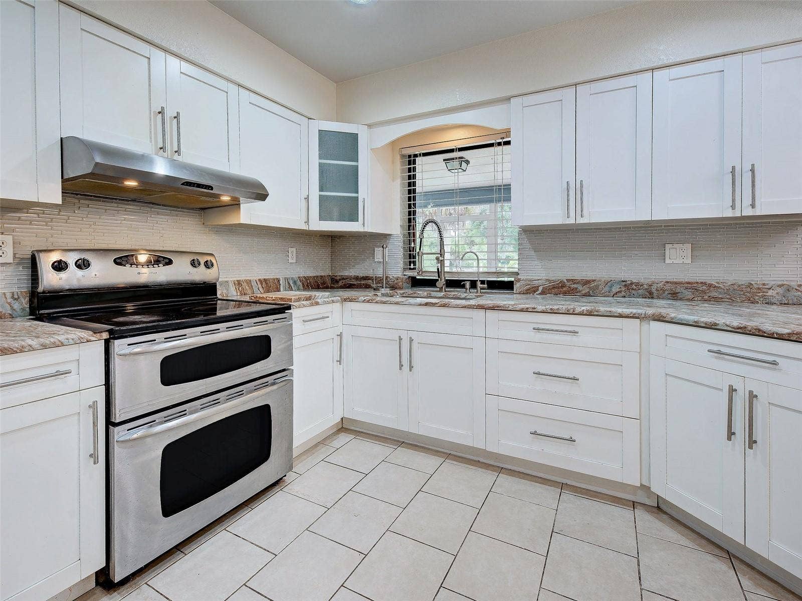 397 DORCHESTER STREET, Port Charlotte, FL 33954 Shaker Cabinets