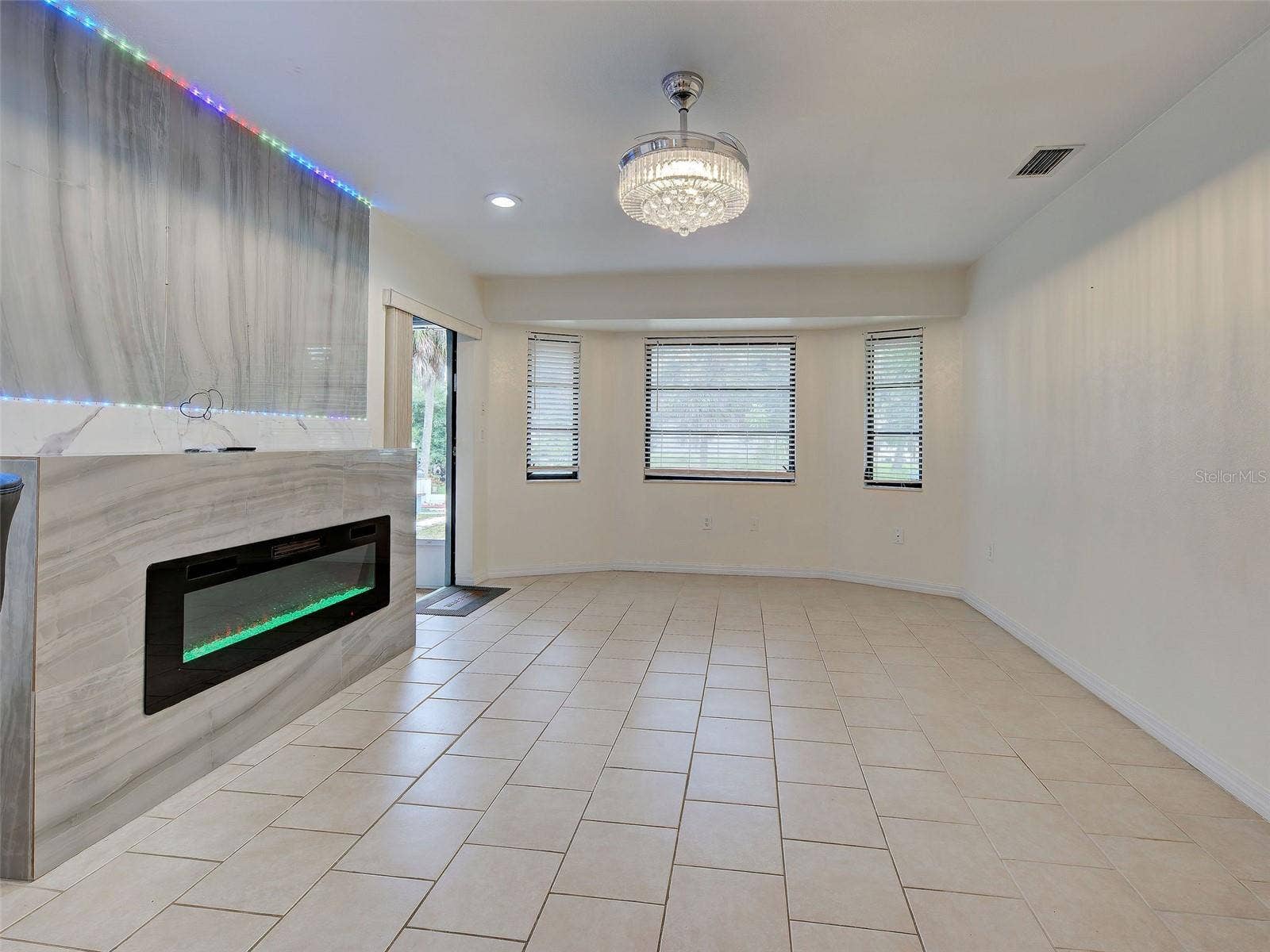 397 DORCHESTER STREET, Port Charlotte, FL 33954 Electric fireplace