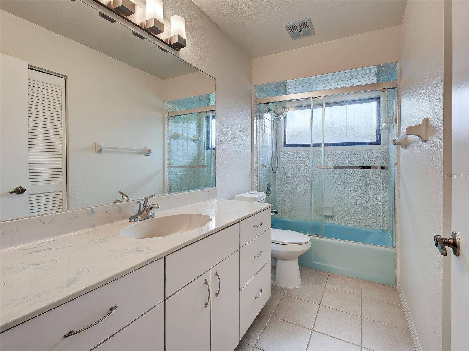 397 DORCHESTER STREET, Port Charlotte, FL 33954 Bathtub and Shower combo,
