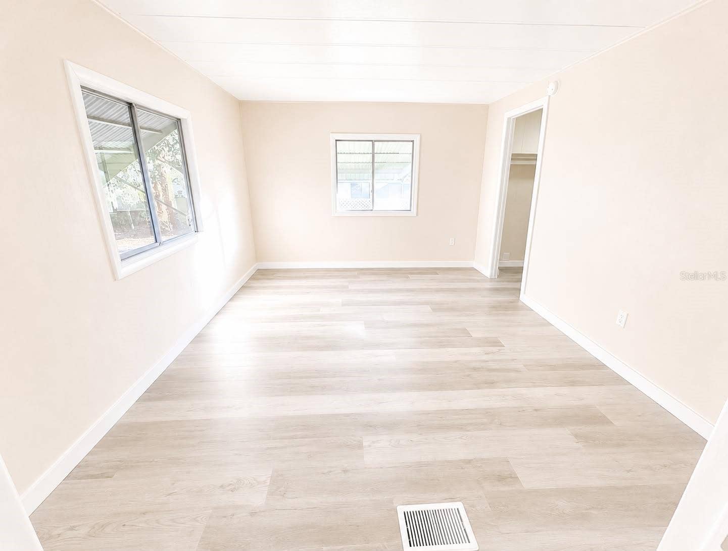 9330 SALISBURY DRIVE, Brooksville, FL 34613 9330 SALISBURY DRIVE, Brooksville, FL 34613