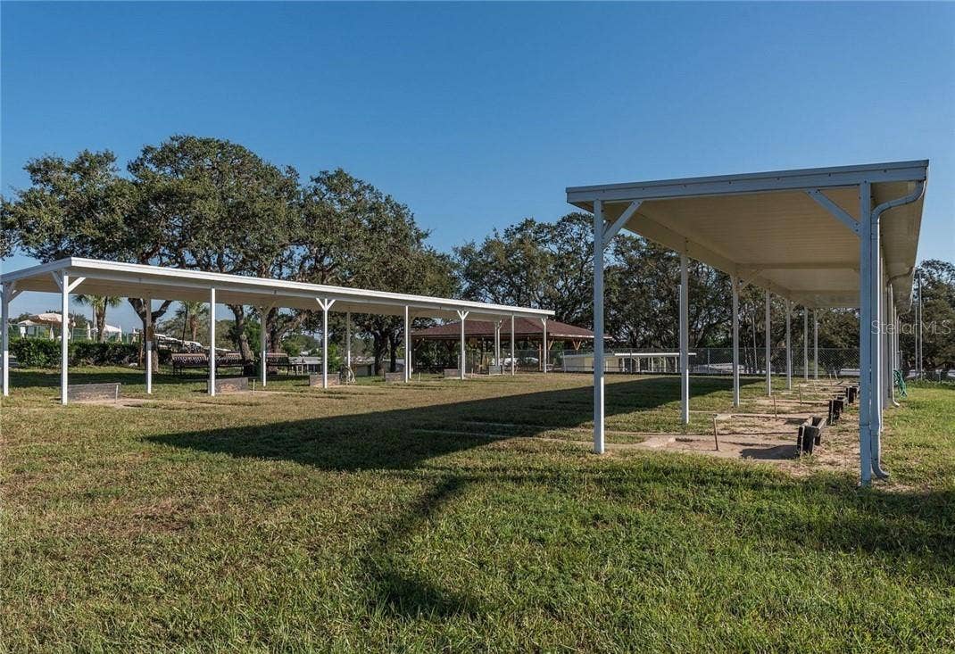 9330 SALISBURY DRIVE, Brooksville, FL 34613 9330 SALISBURY DRIVE, Brooksville, FL 34613