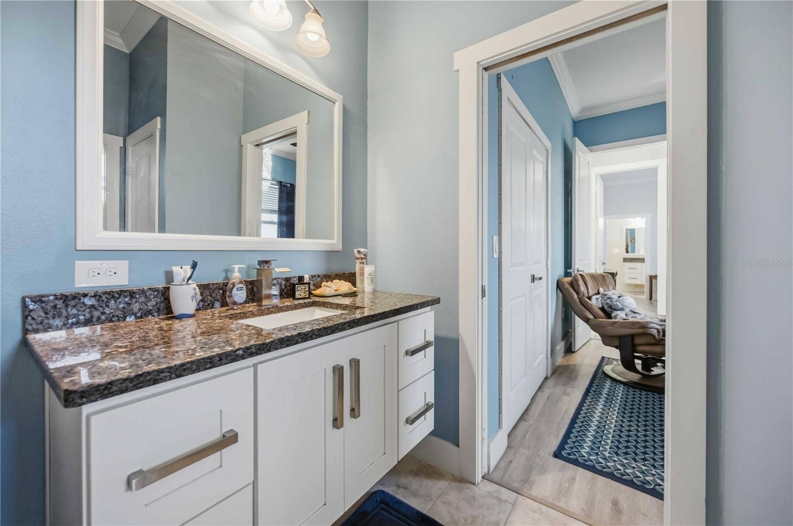 716 LAUREL AVENUE, Venice, FL 34285 716 LAUREL AVENUE, Venice, FL 34285