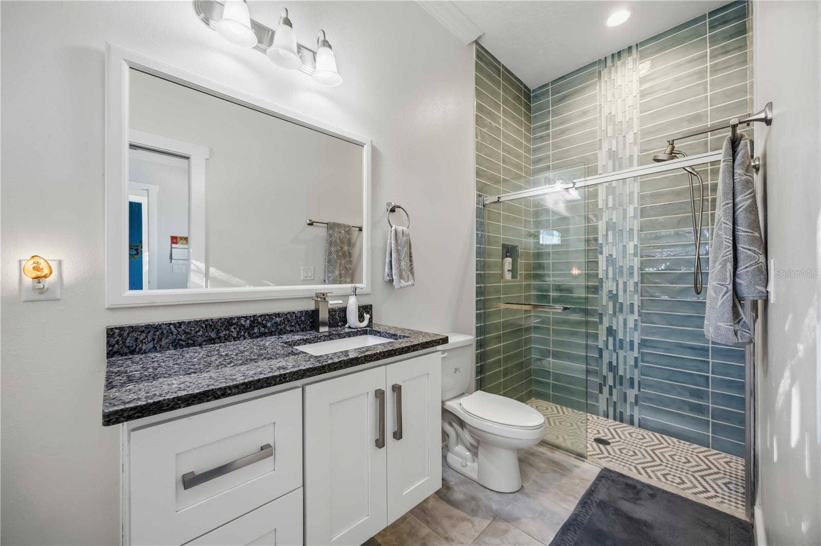 716 LAUREL AVENUE, Venice, FL 34285 716 LAUREL AVENUE, Venice, FL 34285