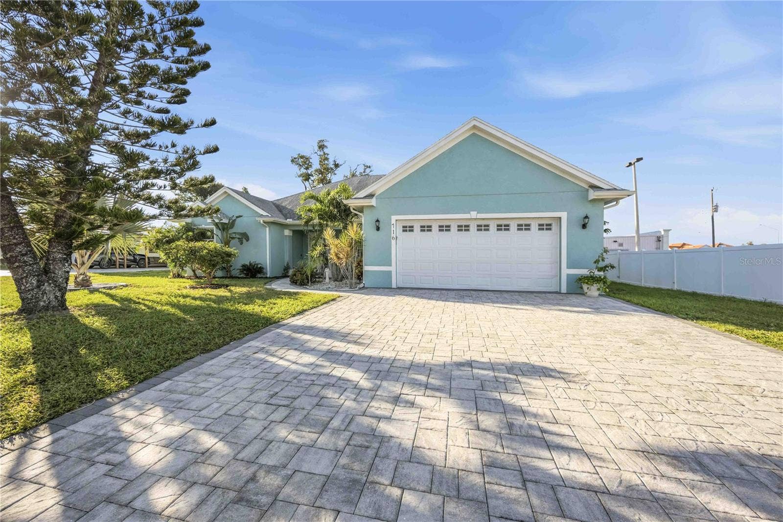 716 LAUREL AVENUE, Venice, FL 34285 716 LAUREL AVENUE, Venice, FL 34285