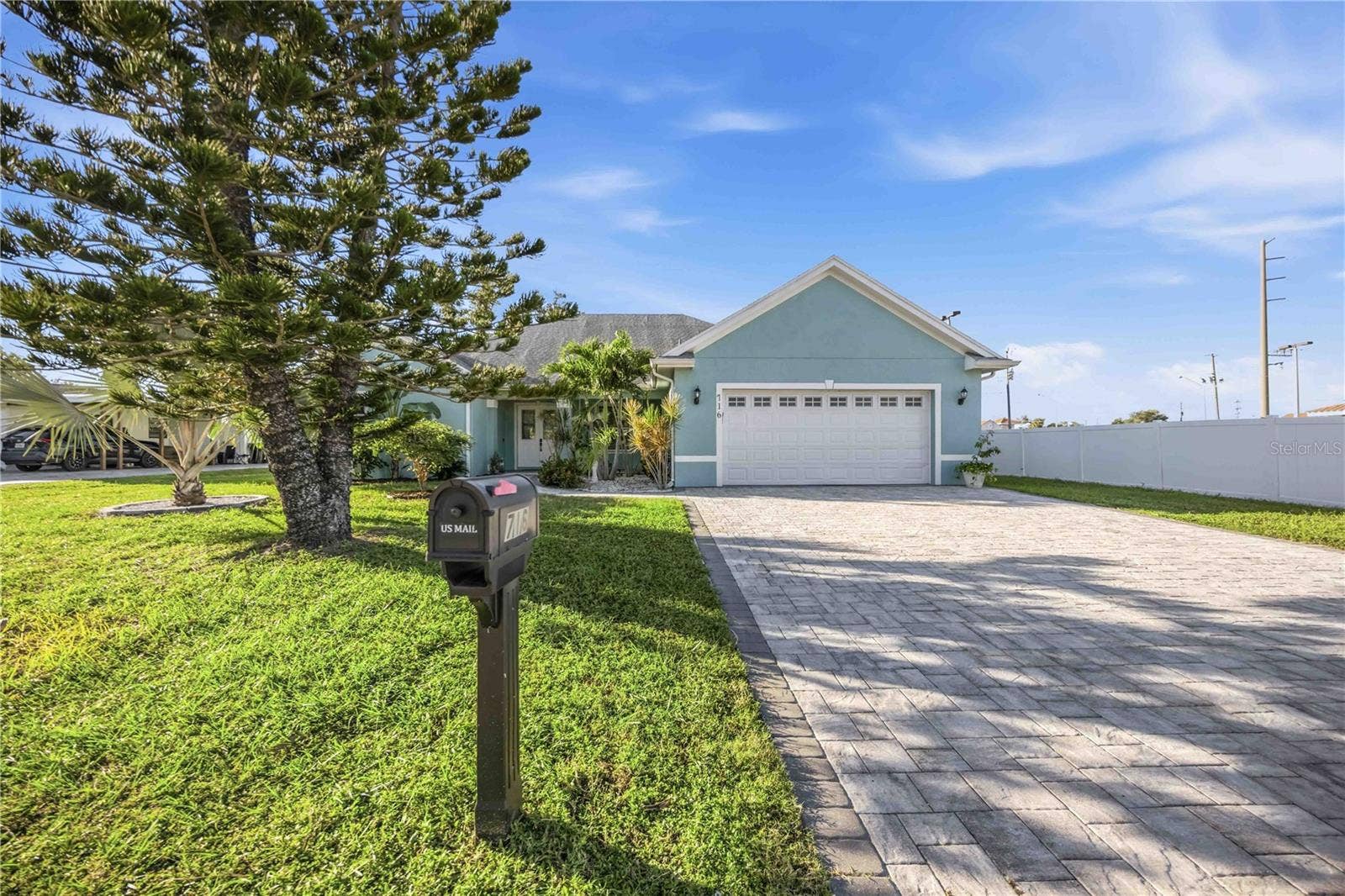 716 LAUREL AVENUE, Venice, FL 34285 716 LAUREL AVENUE, Venice, FL 34285