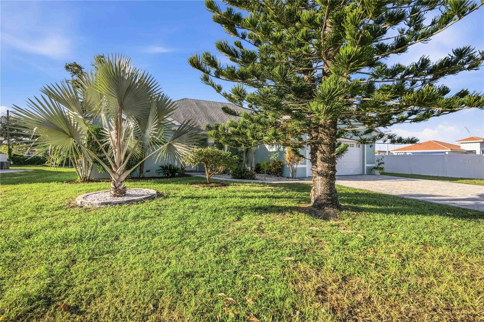 716 LAUREL AVENUE, Venice, FL 34285 716 LAUREL AVENUE, Venice, FL 34285