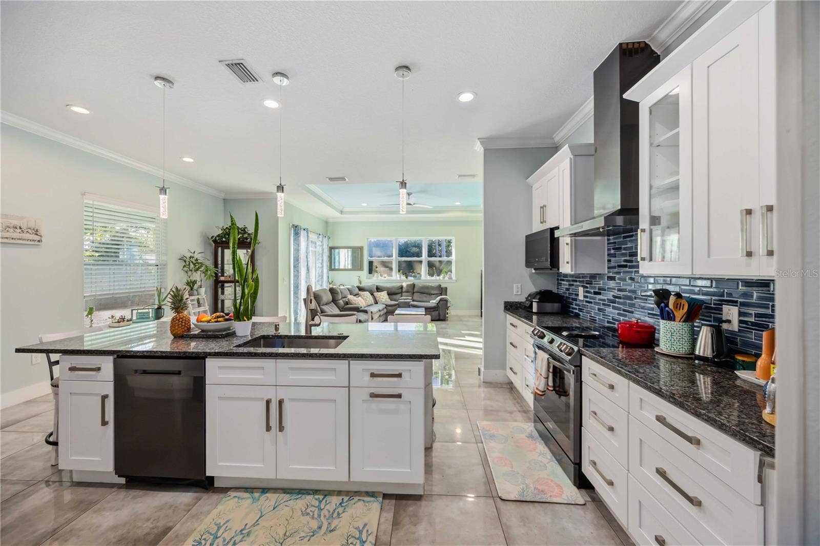 716 LAUREL AVENUE, Venice, FL 34285 716 LAUREL AVENUE, Venice, FL 34285