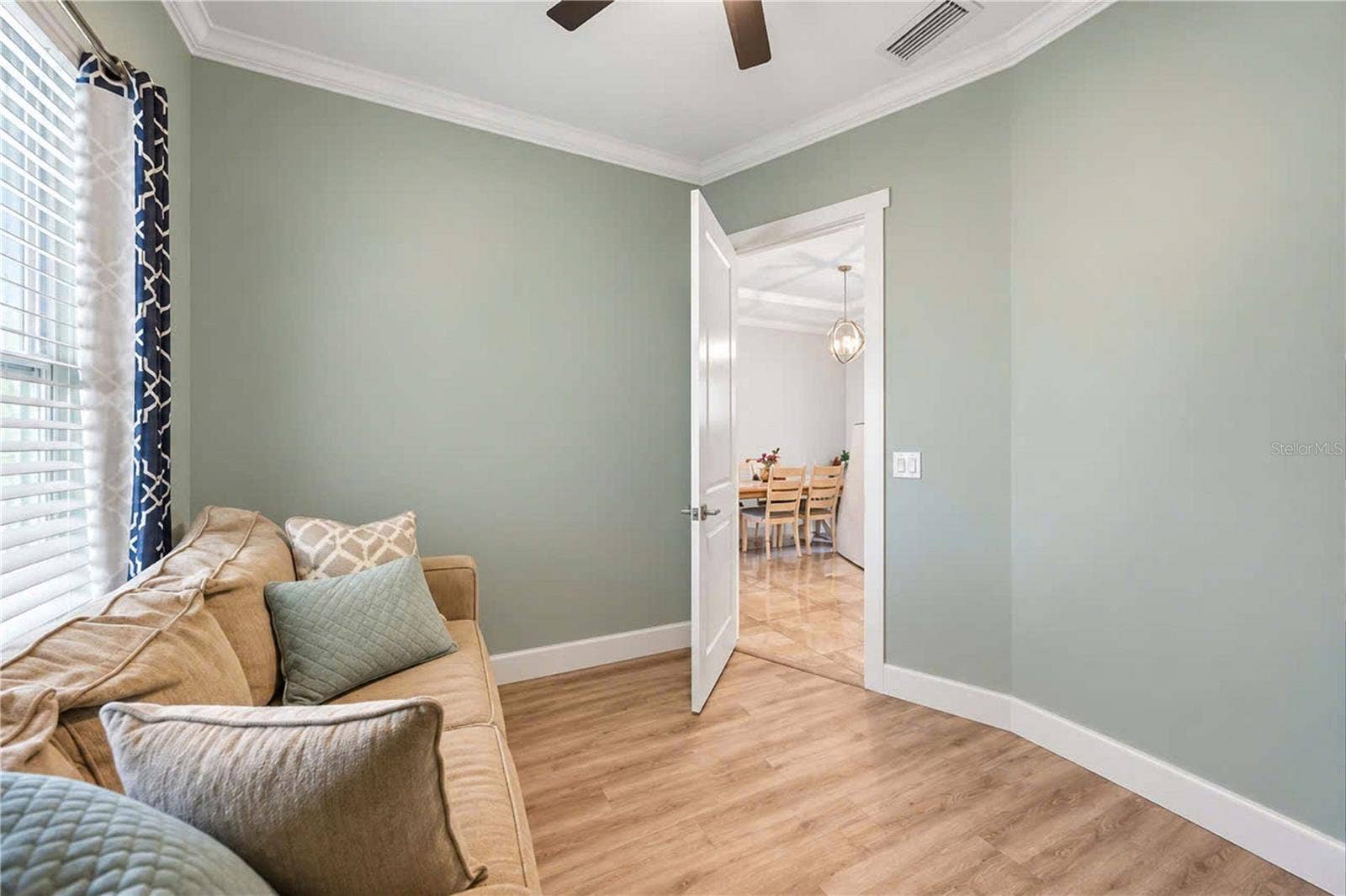 716 LAUREL AVENUE, Venice, FL 34285 Virtual Stage