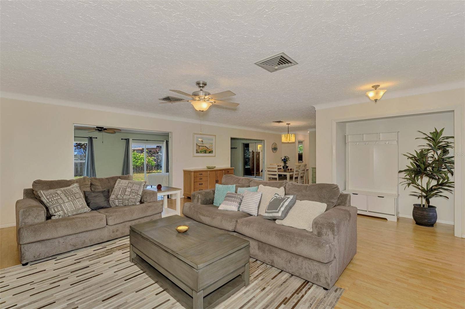 3078 SPENCER LANE, Sarasota, FL 34239 3078 SPENCER LANE, Sarasota, FL 34239