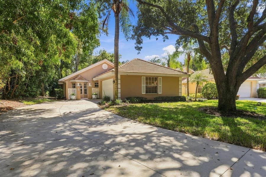 Property photo for 572 CLUBSIDE CIRCLE, #34, Venice, FL