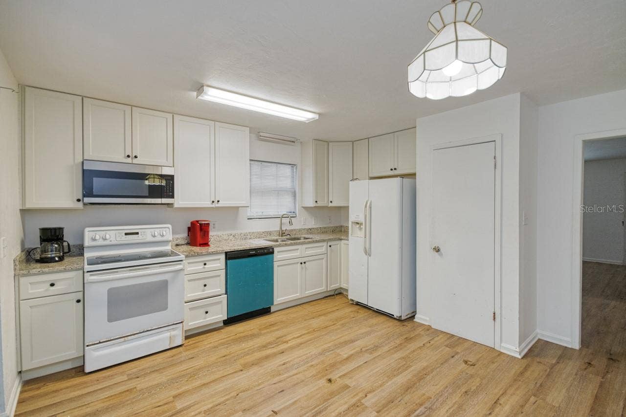 3811 STEWART WAY, Tallahassee, FL 32303 3811 STEWART WAY, Tallahassee, FL 32303