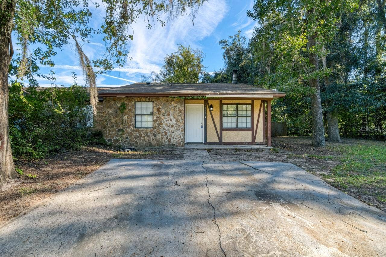 3811 STEWART WAY, Tallahassee, FL 32303 3811 STEWART WAY, Tallahassee, FL 32303