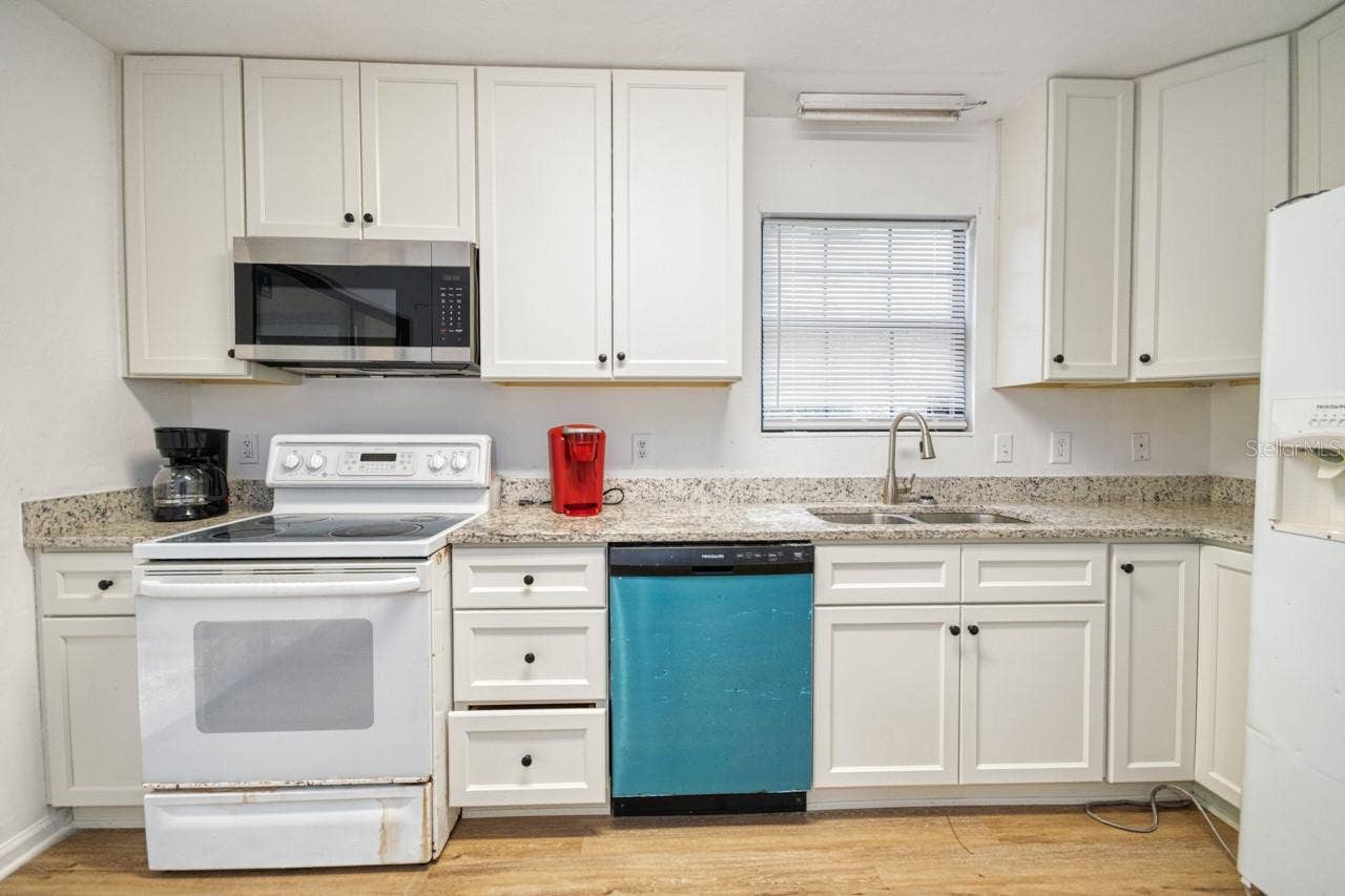 3811 STEWART WAY, Tallahassee, FL 32303 3811 STEWART WAY, Tallahassee, FL 32303