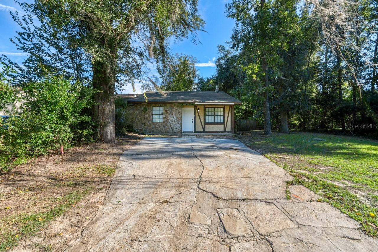 3811 STEWART WAY, Tallahassee, FL 32303 3811 STEWART WAY, Tallahassee, FL 32303